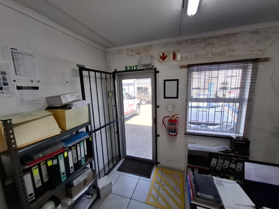 To Let commercial Property for Rent in Brackenfell Central Western Cape